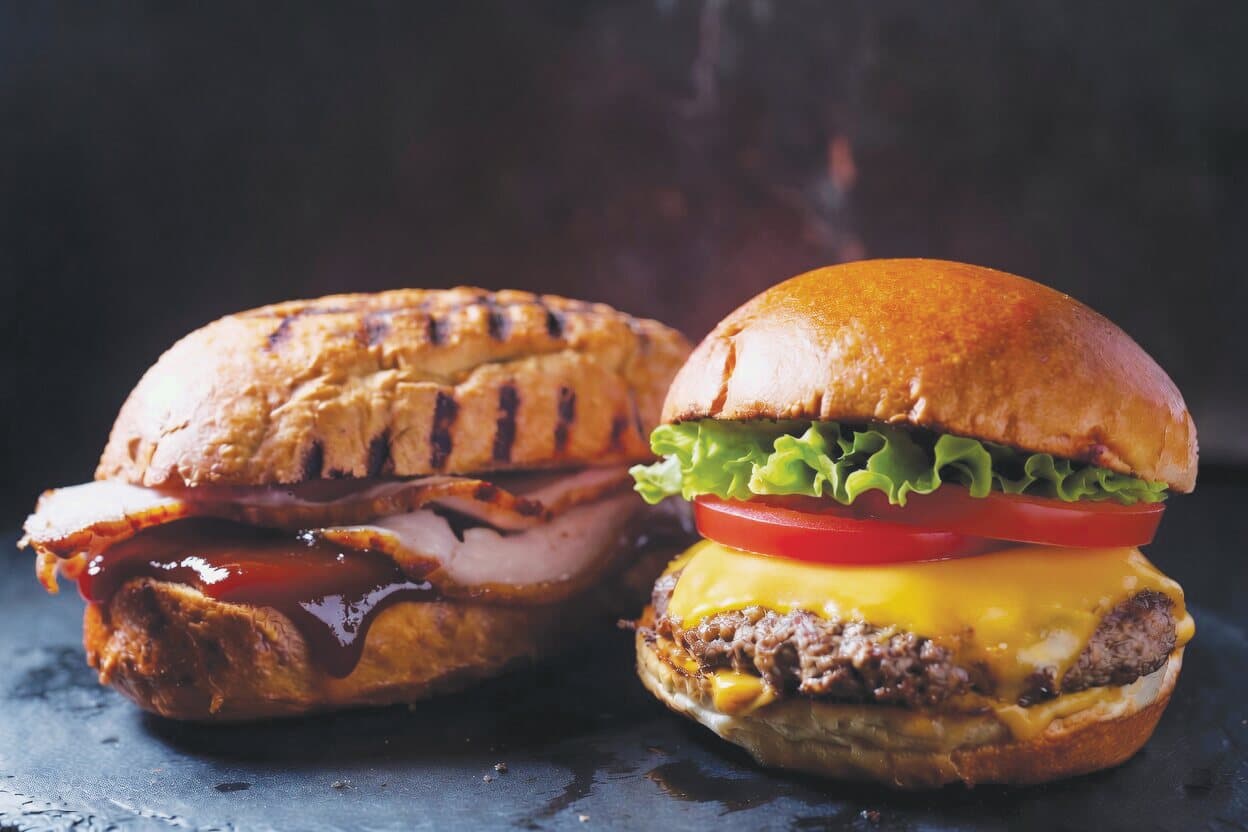 Panini und Burger – Falcone's Grill