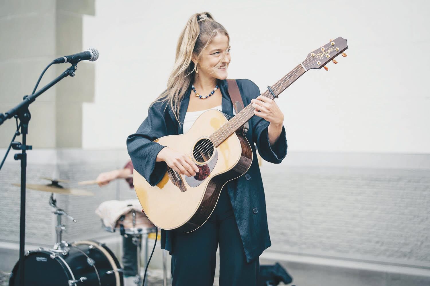 Musik im Blumenladen – Selina Schildknecht & Fleurs du Coeur