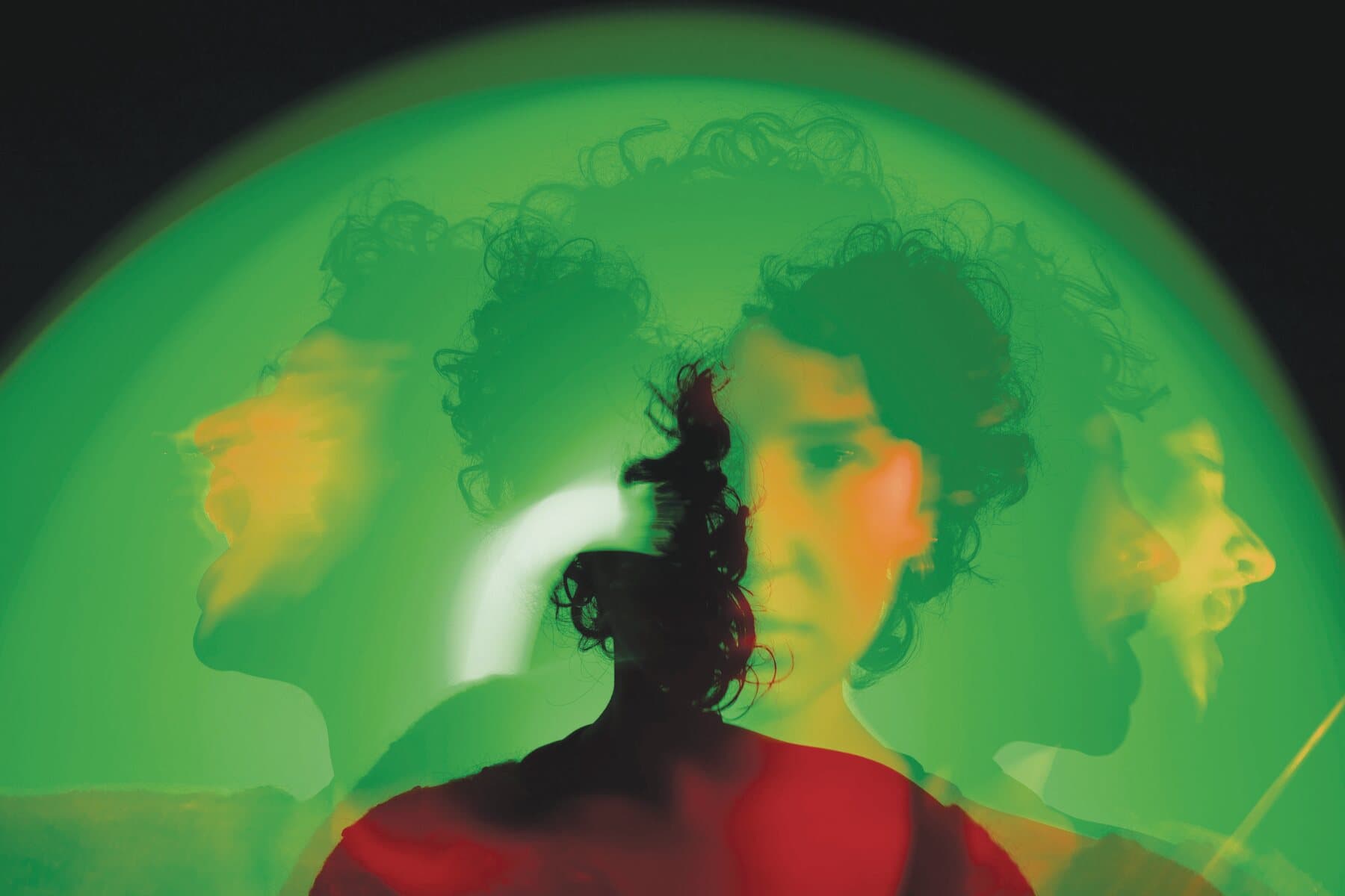 Zwischen Licht und Farbe – Amya Tsipoylidis